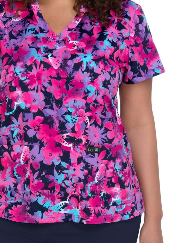 KOI Basics Leslie Women's 2-Pocket Stretch Print Top Brilliant Butterflie in Brilliant Butterflies product image