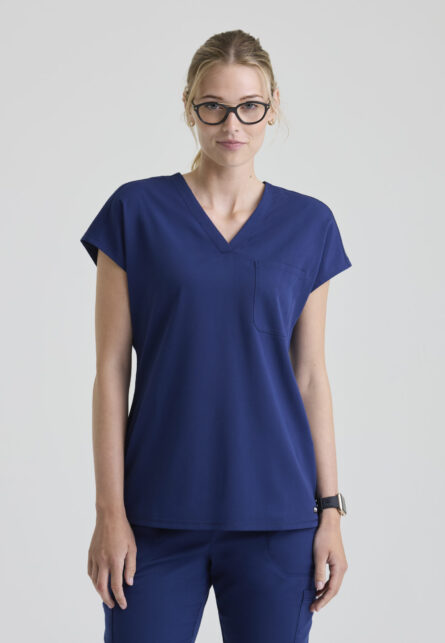 Grey's Anatomy Spandex-Stretch Women's 1-Pocket V-Neck Dolman Tuck-In Top - Image 6