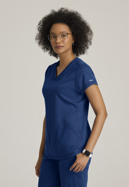 Grey's Anatomy Classic Evelyn Women's 3-Pocket Double Banded V-Neck Top - Image 5