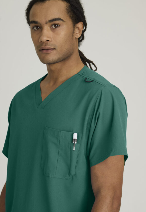 Skechers™ by Barco Men’s V-Neck Cargo Pocket Scrub Top
