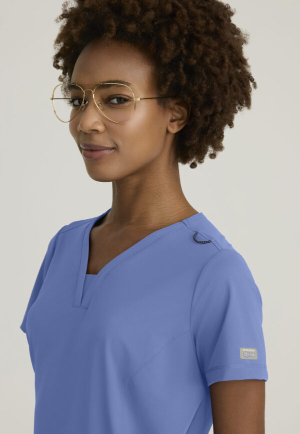 Skechers Slip-ins Women’s 3 Pocket V-Neck Top
