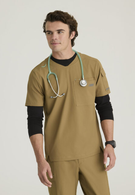 Skechers™ by Barco Ripstop Men's 3 Pocket Round Neck High-Low Hem Top - Image 4